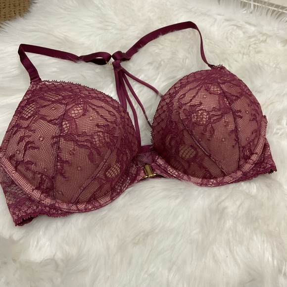 Bombshell Victoria's Secret Lace Bra Set in Burgundy - Picture 3 of 15